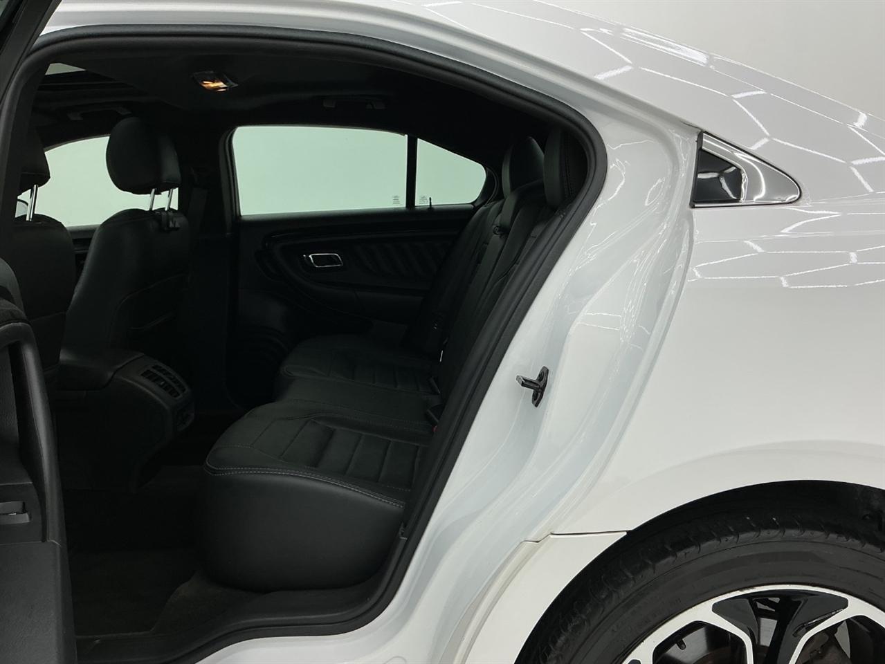 Ford Taurus 4dr Sdn SHO AWD 2014