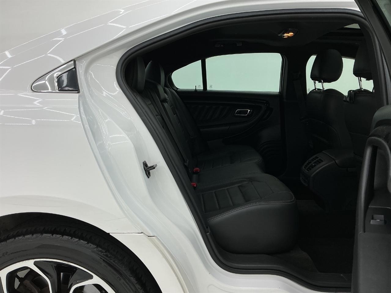 Ford Taurus 4dr Sdn SHO AWD 2014