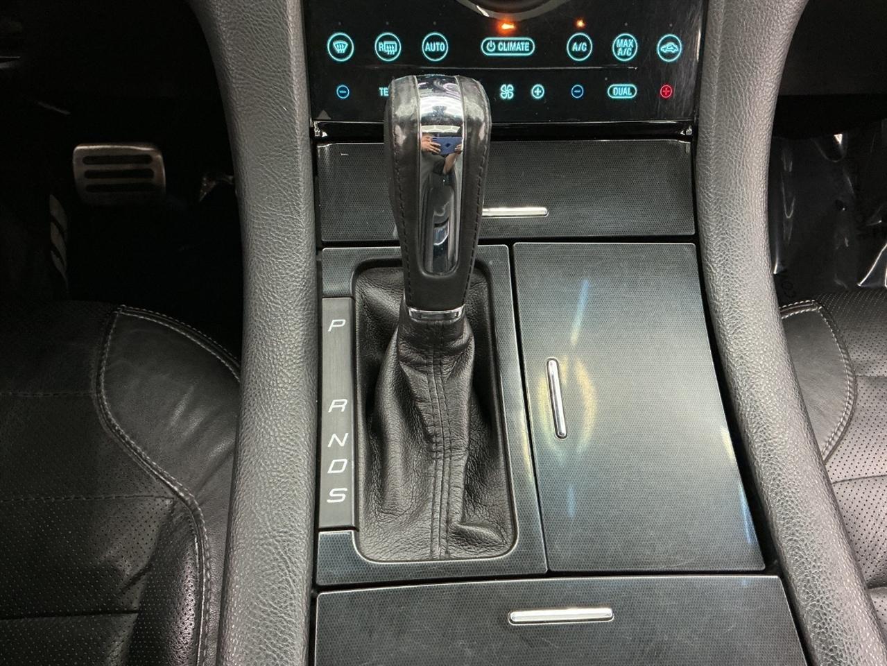 Ford Taurus 4dr Sdn SHO AWD 2014