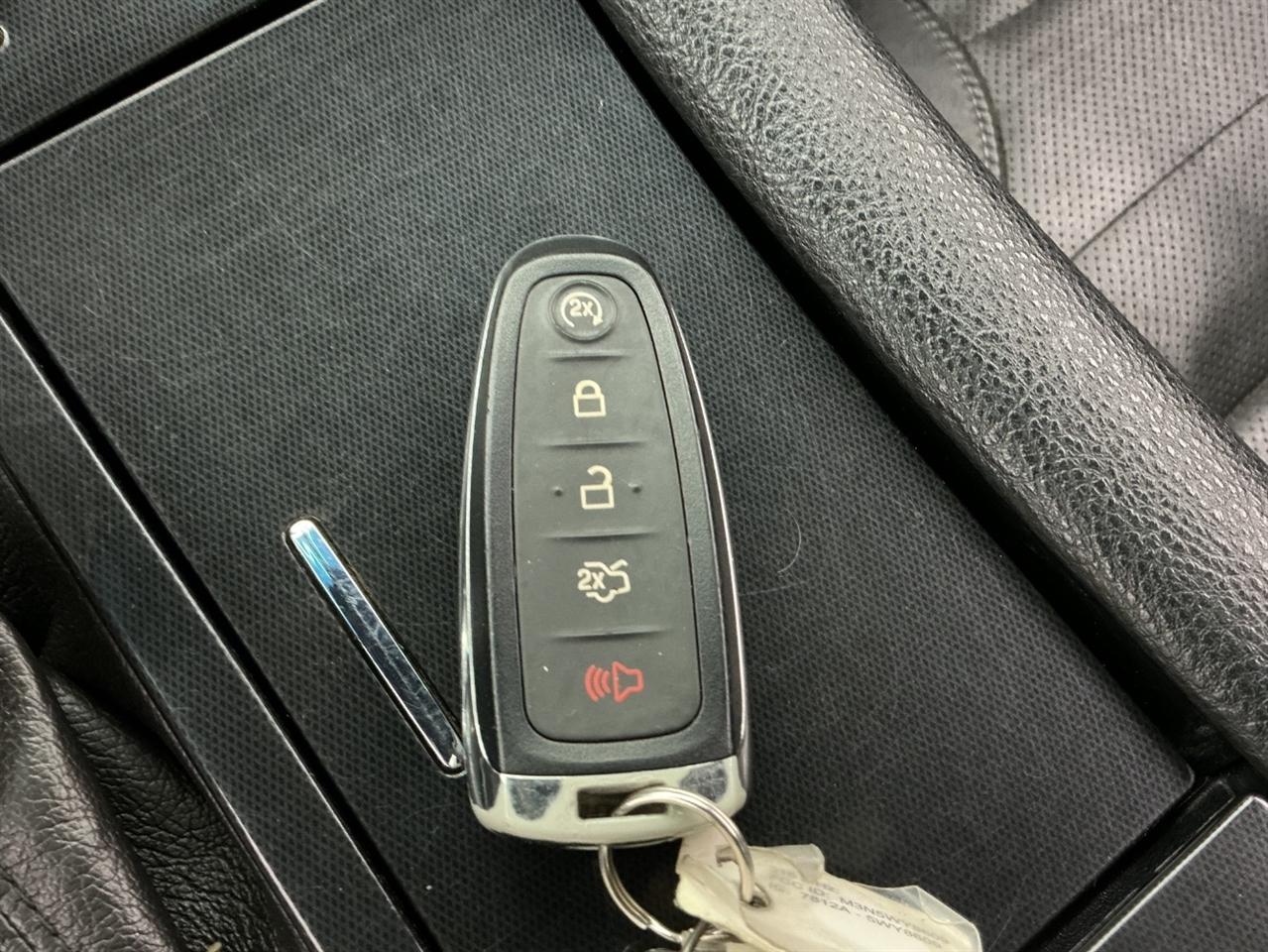 Ford Taurus 4dr Sdn SHO AWD 2014