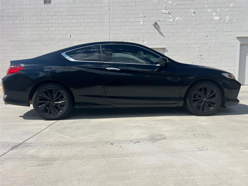 Honda Accord EX-L w/Navigation and Honda Sensing CVT 2017