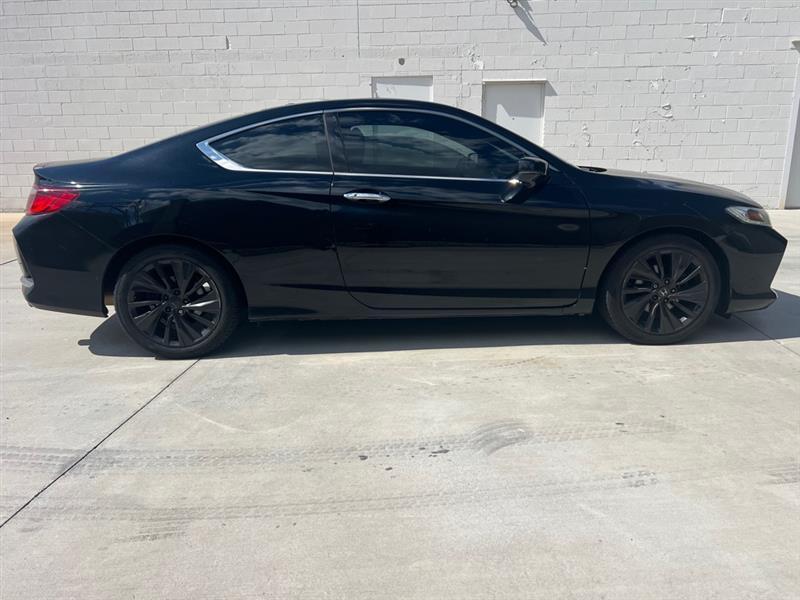 Honda Accord EX-L w/Navigation and Honda Sensing CVT 2017