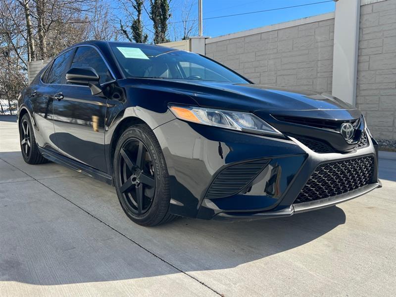 Toyota Camry SE 2018
