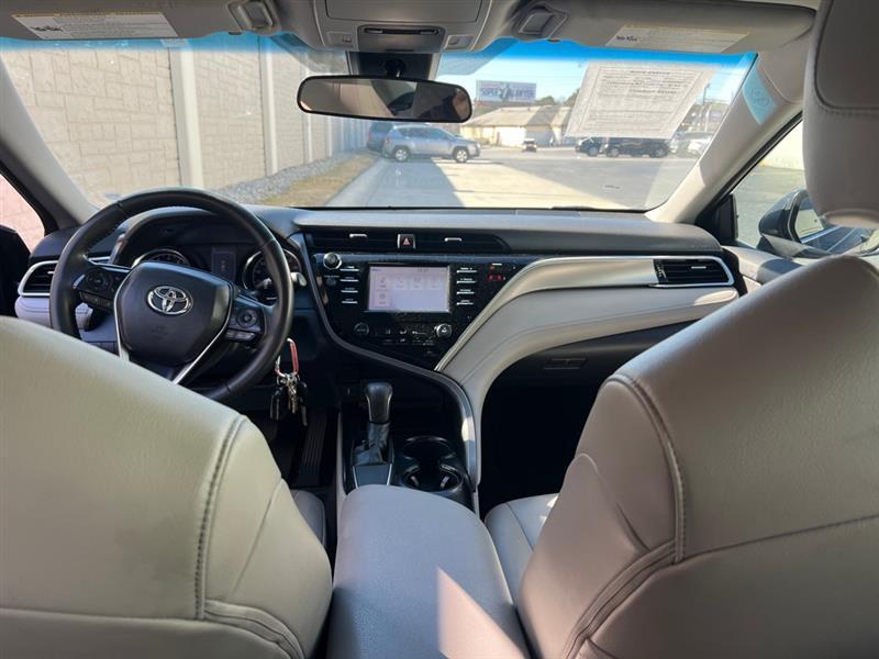 Toyota Camry SE 2018