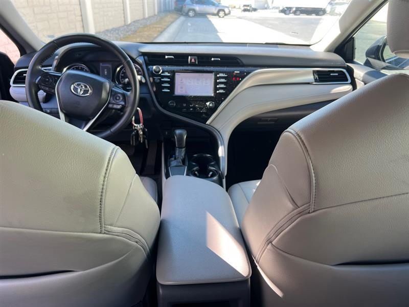 Toyota Camry SE 2018