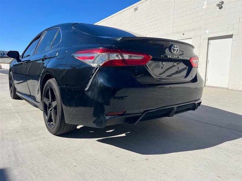 Toyota Camry SE 2018