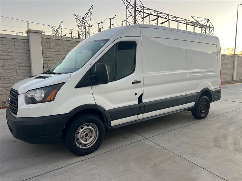 2016 Ford Transit Base's photo