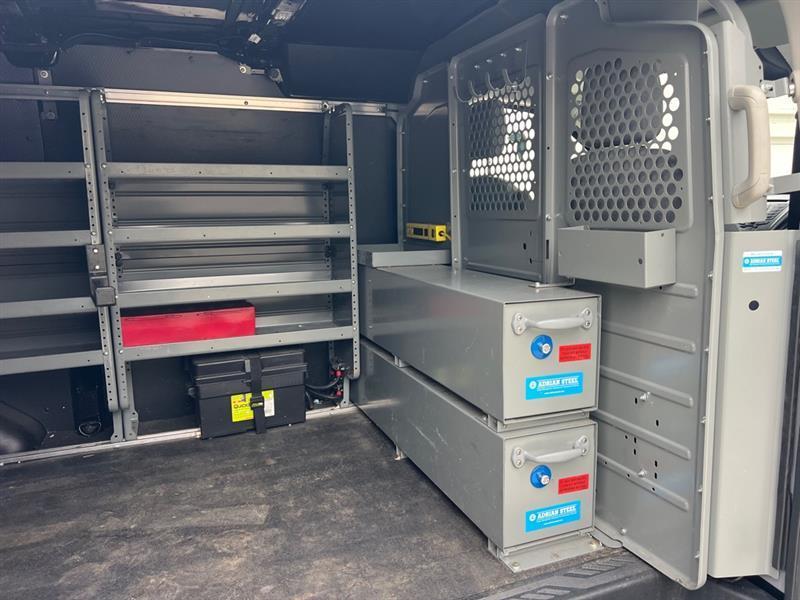 Ford Transit 150 Van Low Roof w/Sliding Pass. 130-in. WB 2018