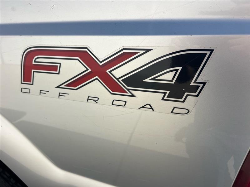 Ford F-250 SD XL SuperCab 4WD 2016