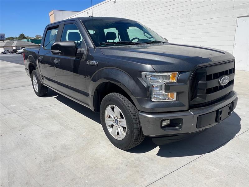Ford F-150 XL SuperCrew 5.5-ft. Bed 2WD 2015