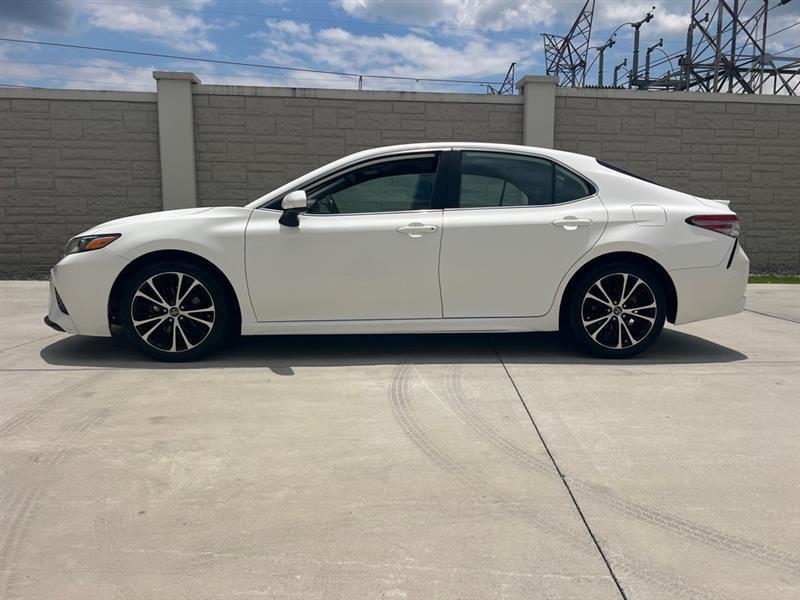 Toyota Camry SE 2019