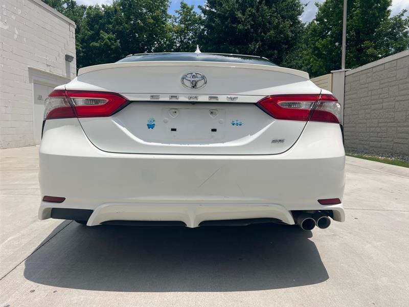 Toyota Camry SE 2019