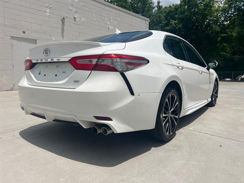 Toyota Camry SE 2019