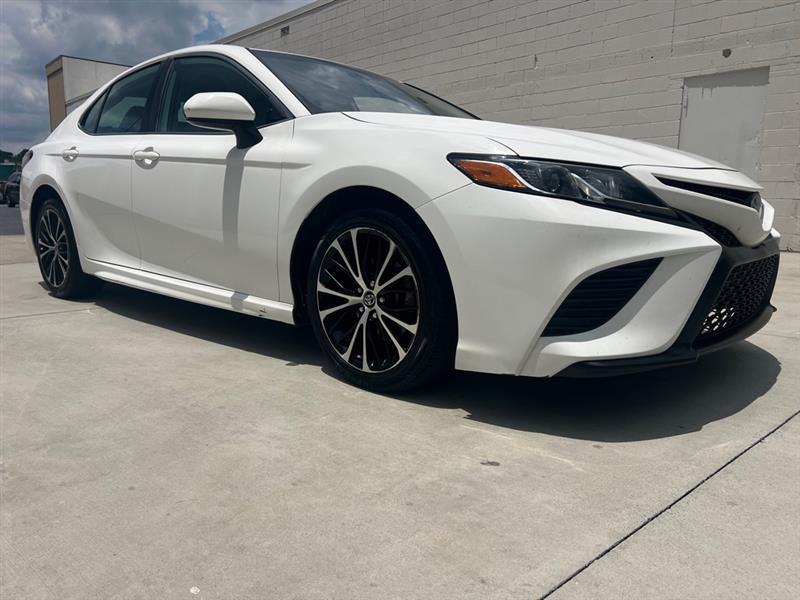 Toyota Camry SE 2019