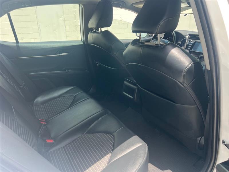 Toyota Camry SE 2019