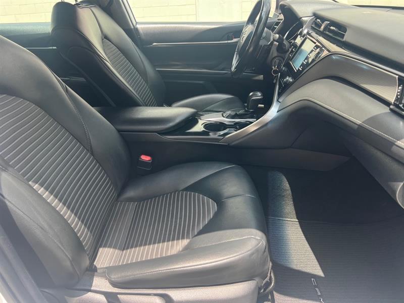 Toyota Camry SE 2019