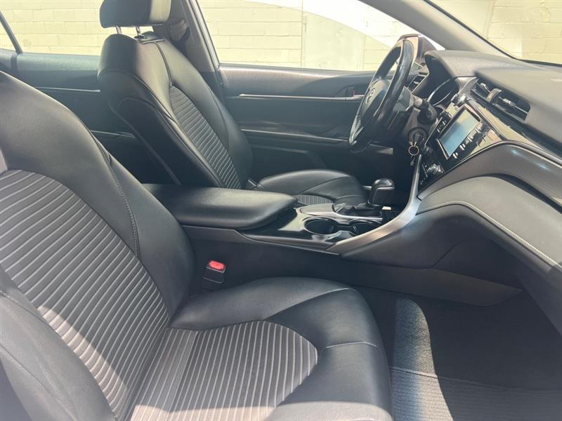 Toyota Camry SE 2019