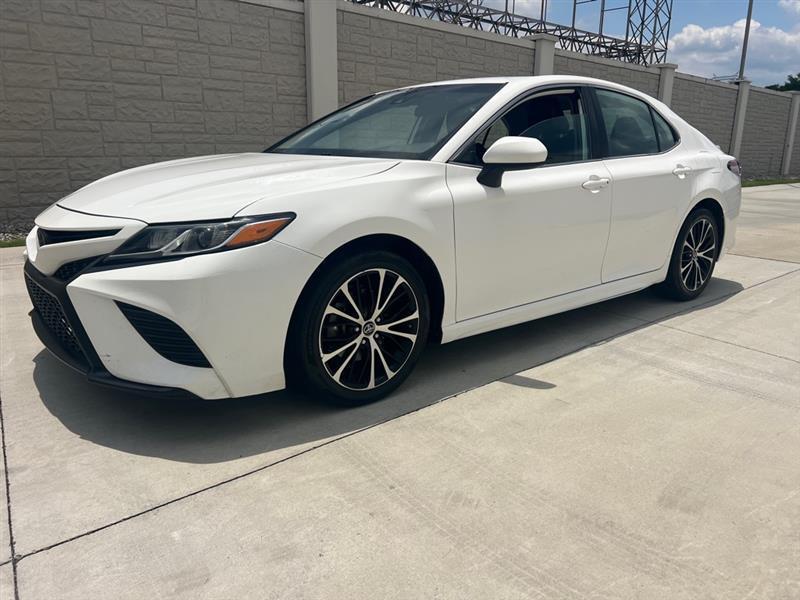 Toyota Camry SE 2019