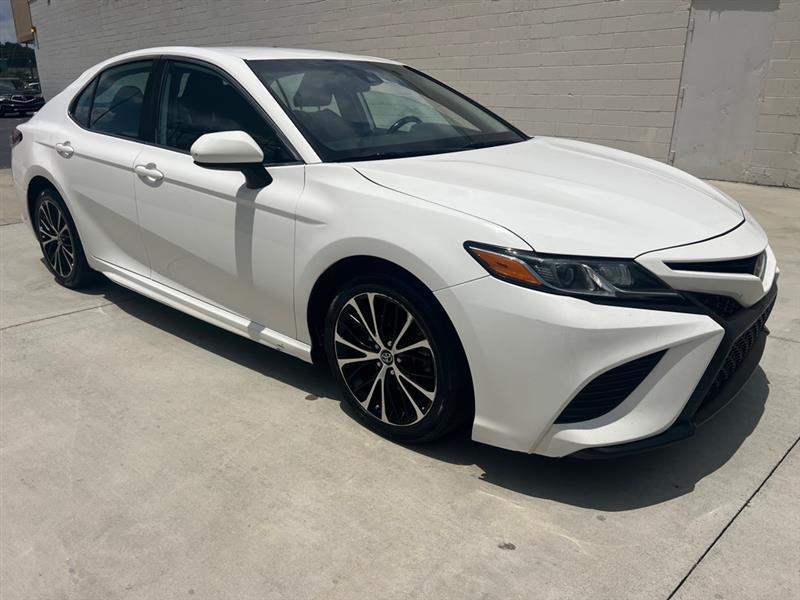 Toyota Camry SE 2019