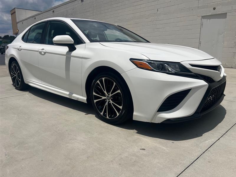 Toyota Camry SE 2019