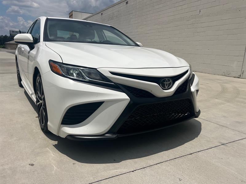 Toyota Camry SE 2019