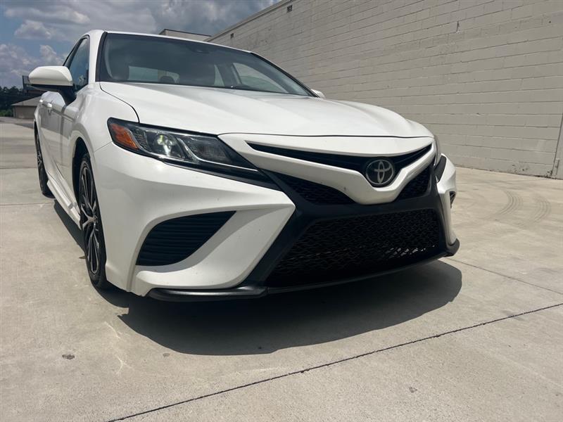 Toyota Camry SE 2019
