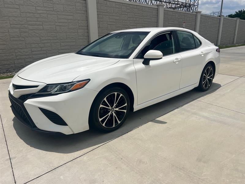 Toyota Camry SE 2019