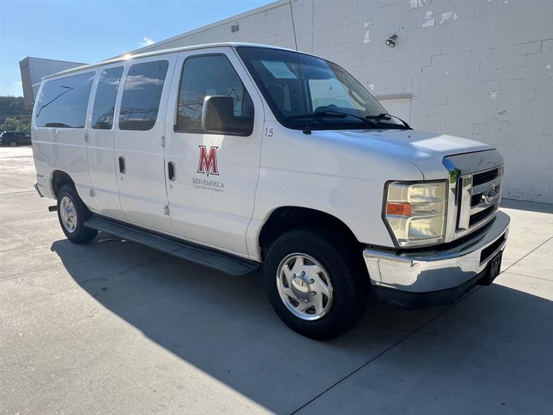 Ford Econoline E-350 XL Super Duty 2010