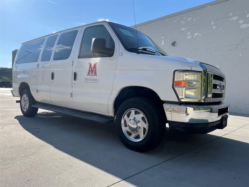 Ford Econoline E-350 XL Super Duty 2010