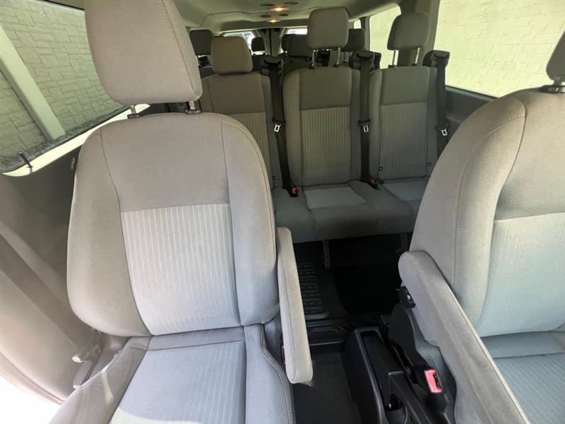 Ford Transit 350 Wagon Low Roof XL w/Sliding Pass. 148-in. WB 2016