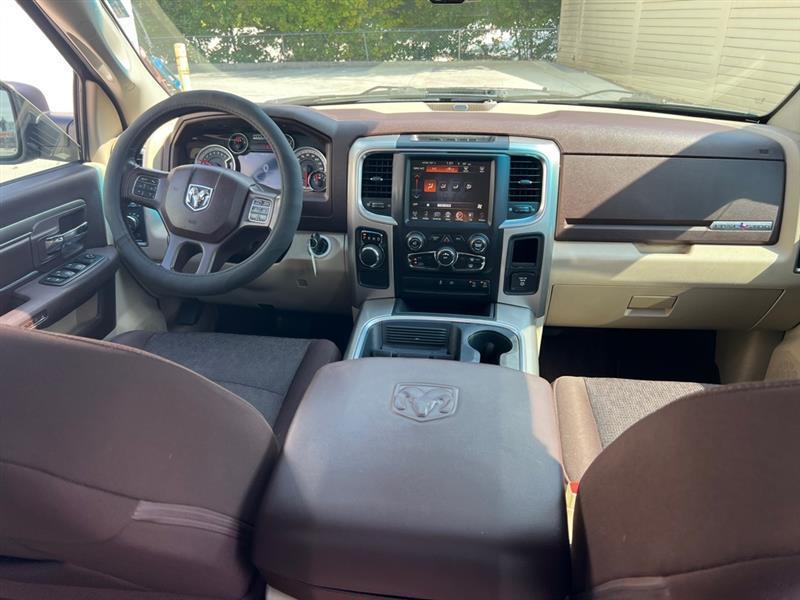 RAM 1500 SLT Crew Cab SWB 2WD 2016
