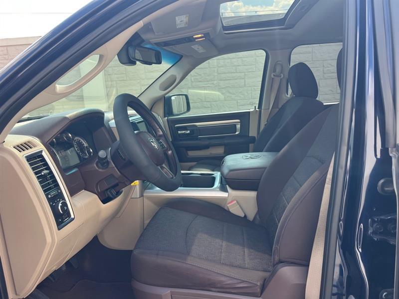 RAM 1500 SLT Crew Cab SWB 2WD 2016