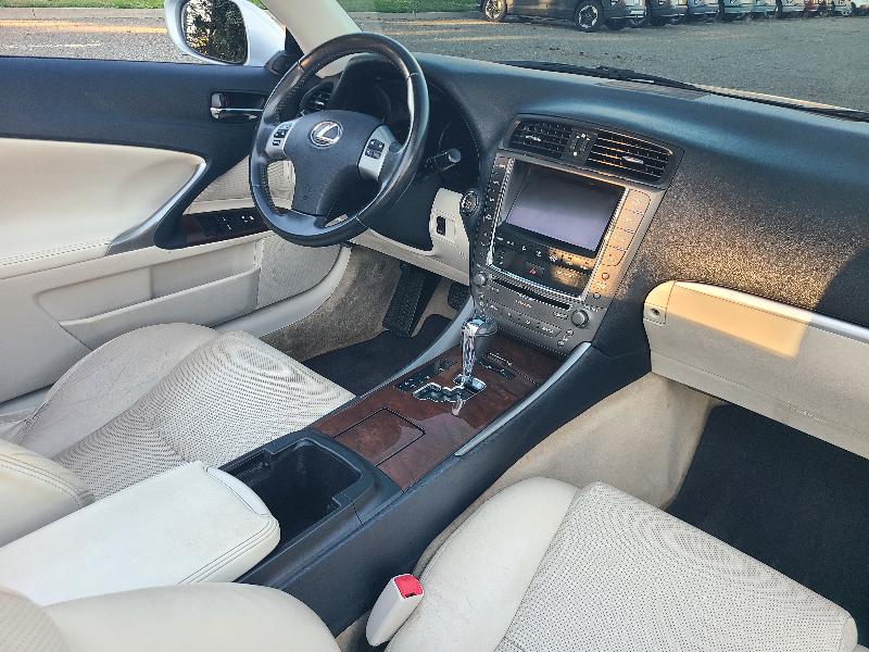 Lexus IS C 250 2012 Lexus IS C 250 2012