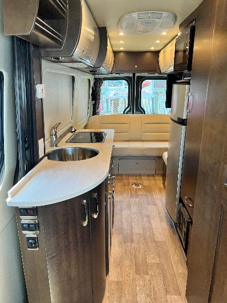 Mercedes-Benz Sprinter 3500 170-in. WB 2014