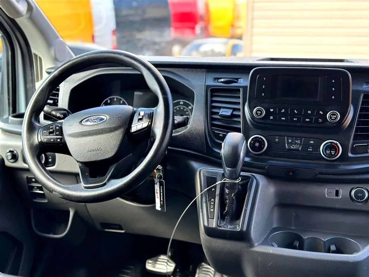 Ford Transit 250 Van Low Roof w/Sliding Pass. 130-in. WB 2021