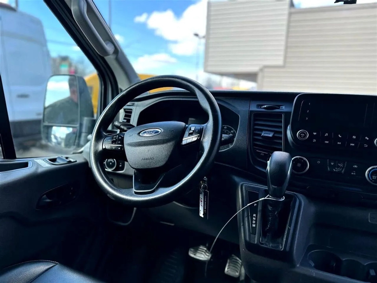 Ford Transit 250 Van Low Roof w/Sliding Pass. 130-in. WB 2021