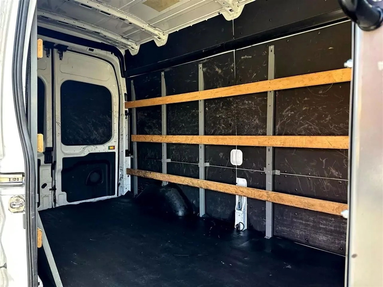 Ford Transit 250 Van Low Roof w/Sliding Pass. 130-in. WB 2021