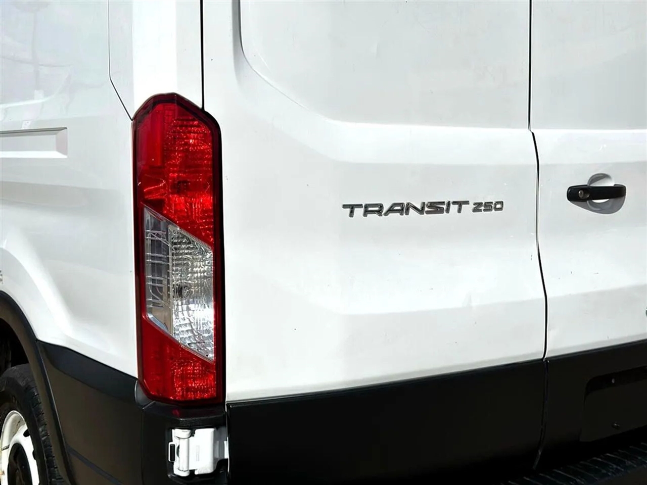 Ford Transit 250 Van Low Roof w/Sliding Pass. 130-in. WB 2021