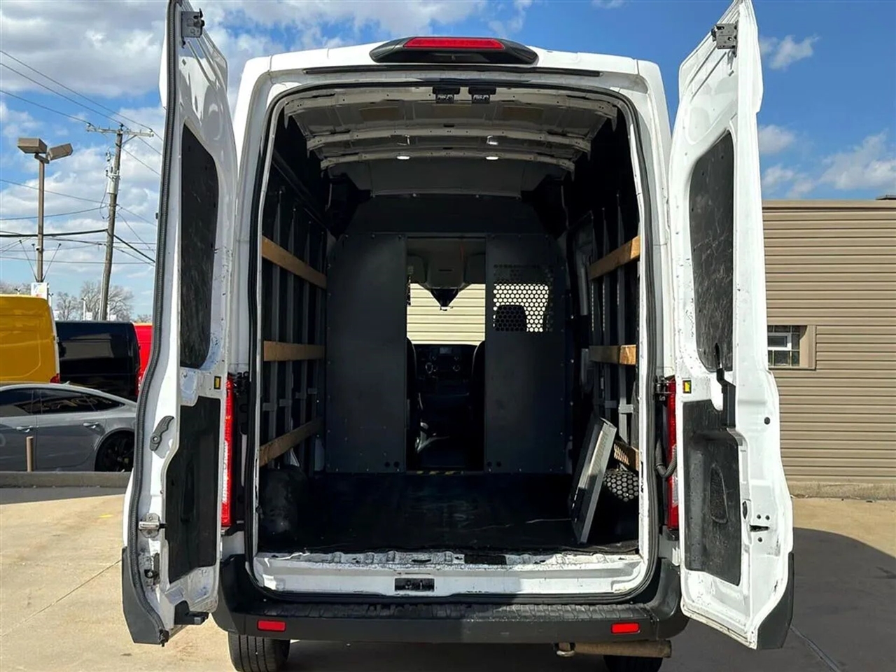 Ford Transit 250 Van Low Roof w/Sliding Pass. 130-in. WB 2021