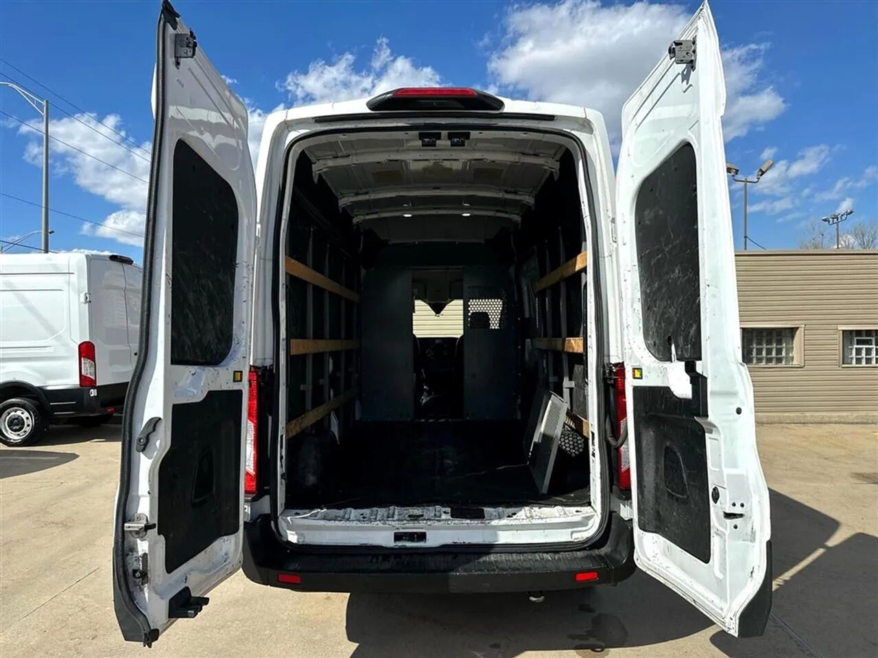 Ford Transit 250 Van Low Roof w/Sliding Pass. 130-in. WB 2021