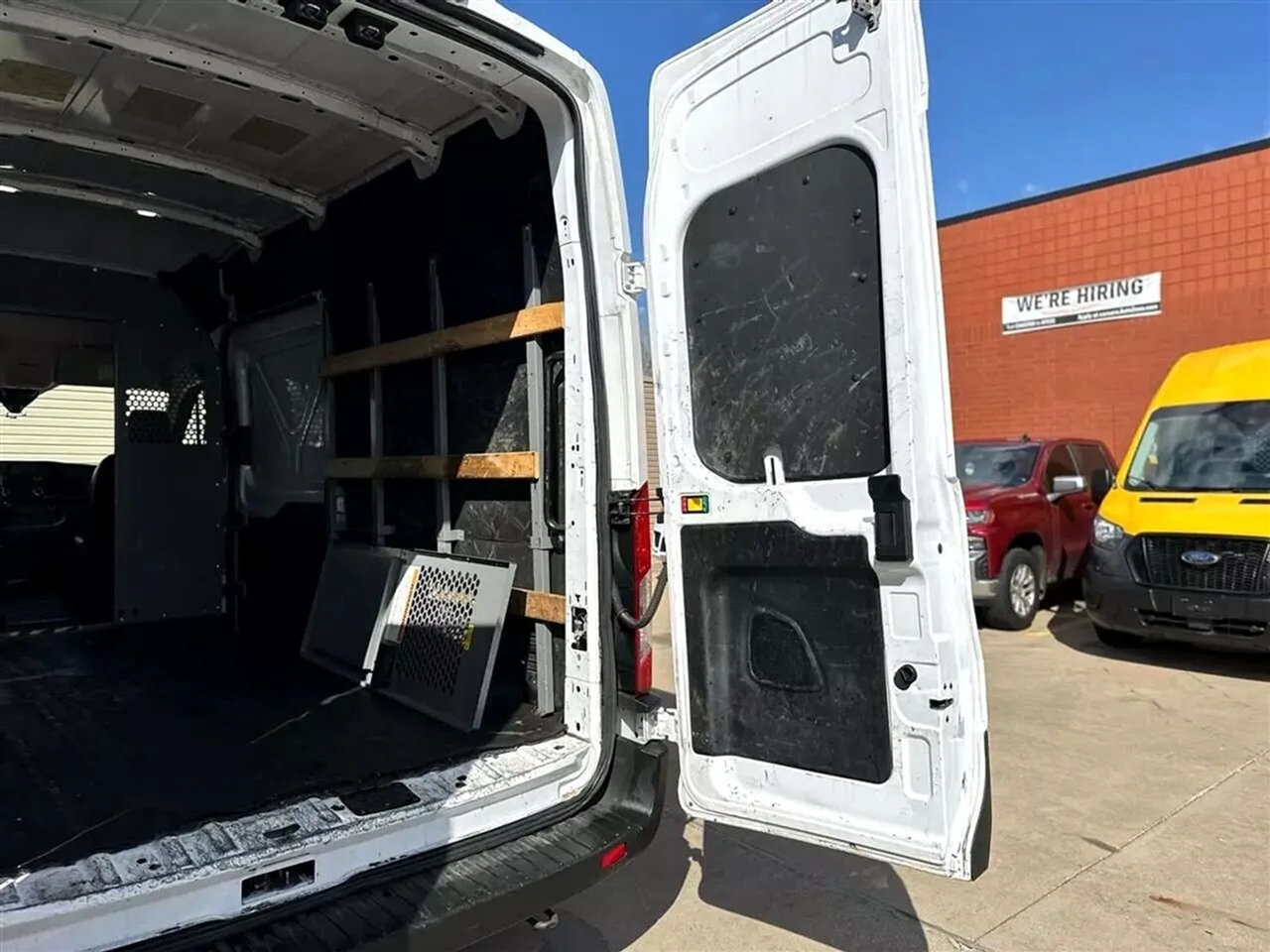 Ford Transit 250 Van Low Roof w/Sliding Pass. 130-in. WB 2021