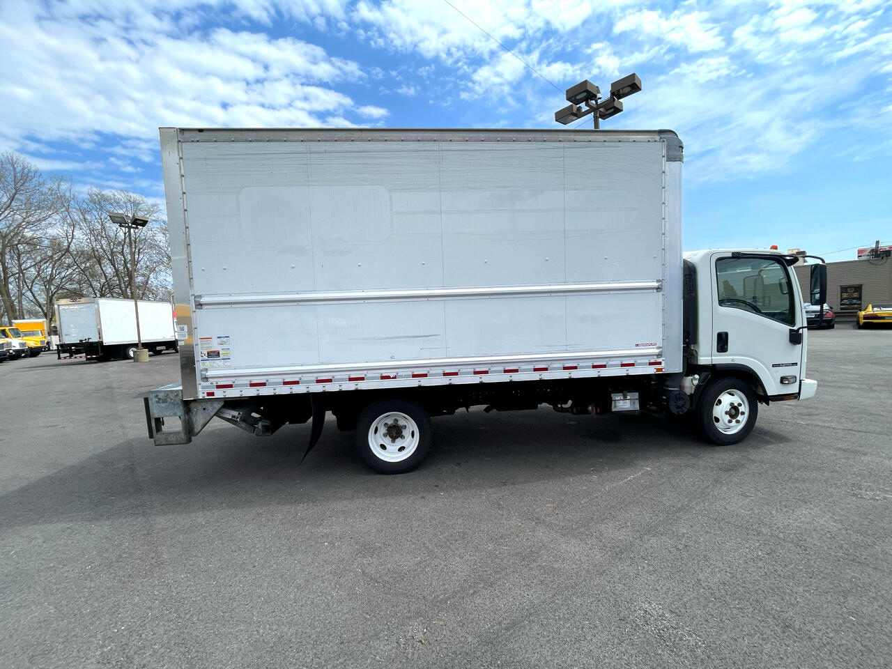 2018 Isuzu NPR photo 3