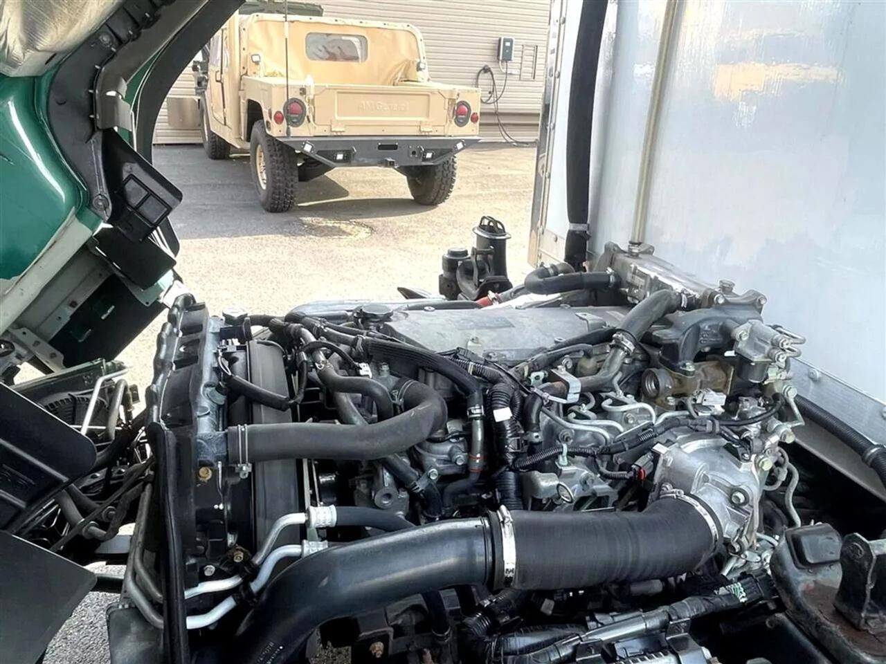 Isuzu NPR  2019