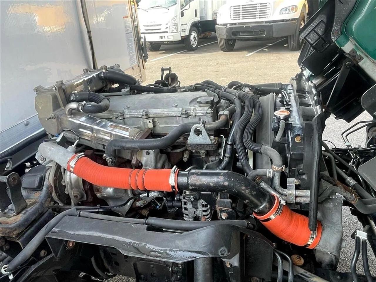Isuzu NPR  2019
