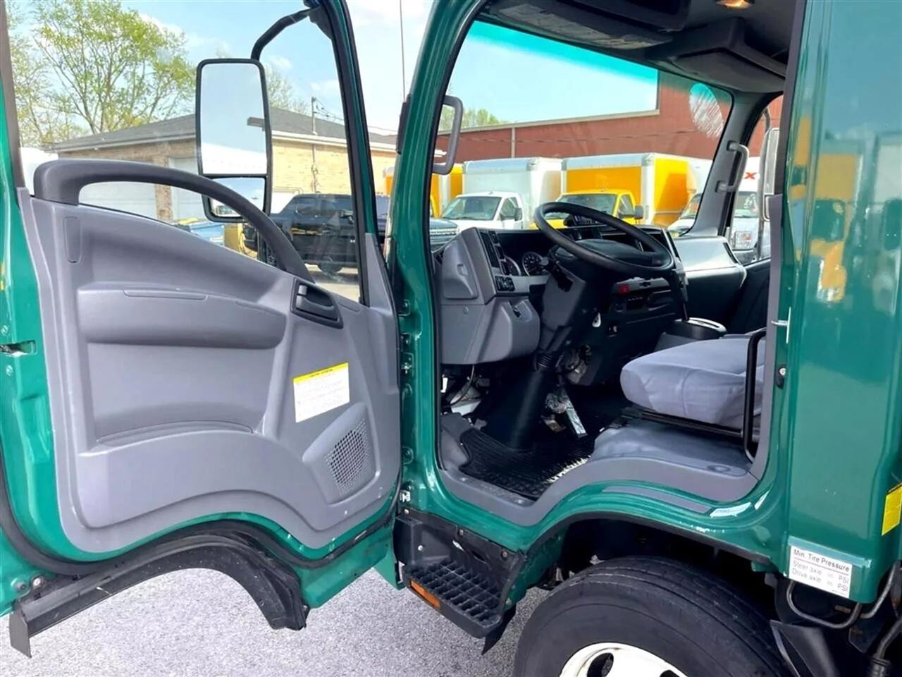 Isuzu NPR  2019