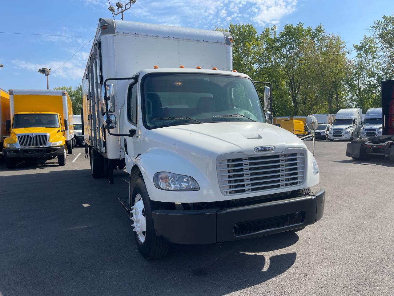 2018 Freightliner M2 106 NON CDL-24FT BOX