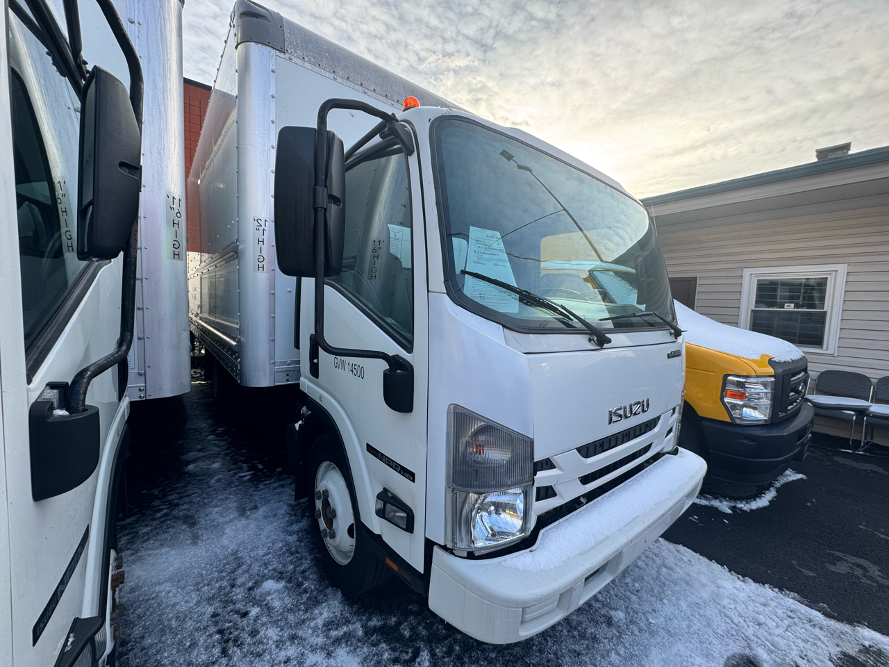 2018 Isuzu NPR photo 3