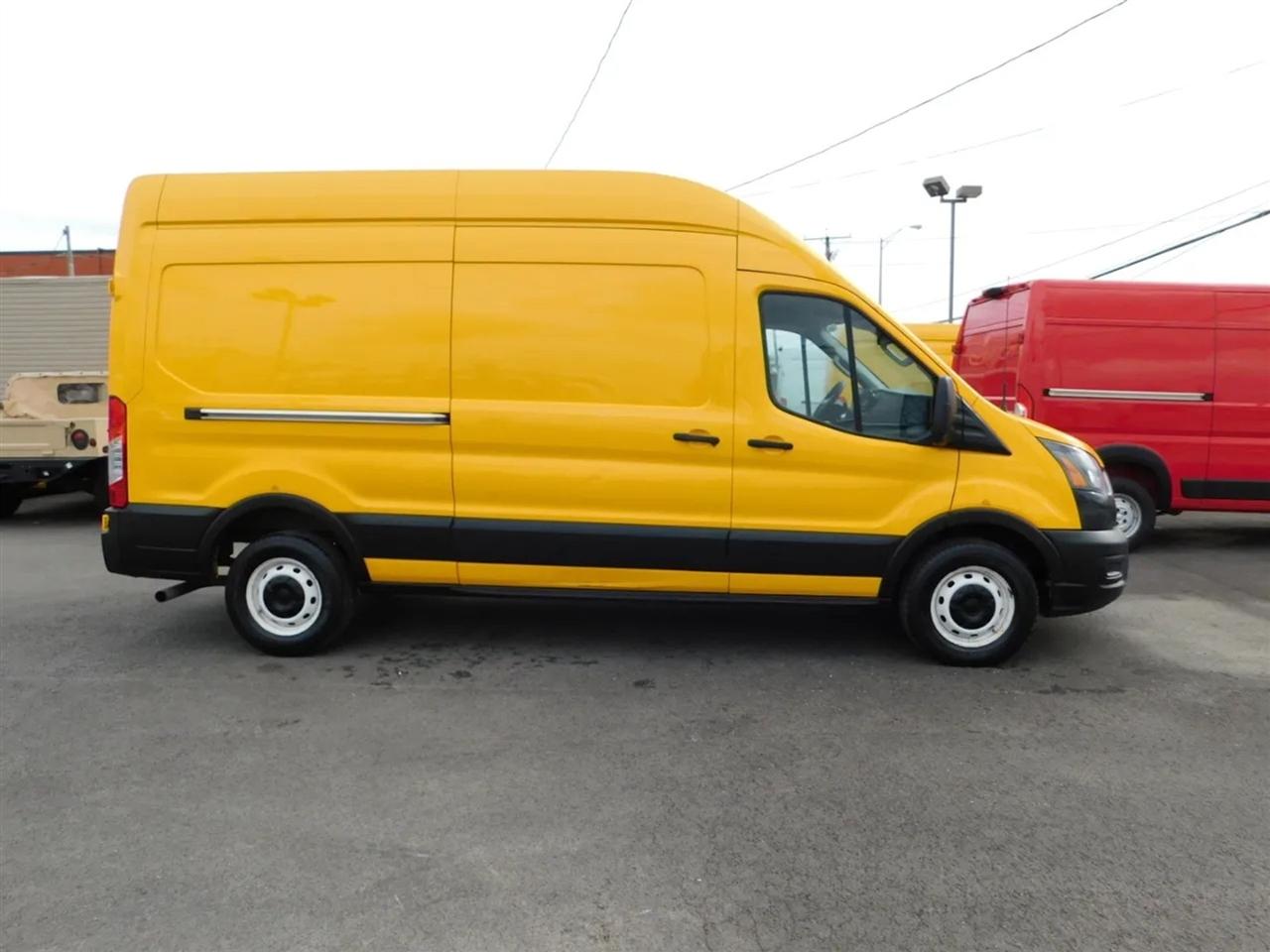 Ford Transit 250 Van Low Roof w/Sliding Pass. 130-in. WB 2020