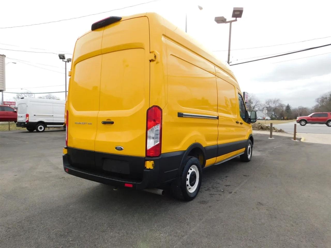 Ford Transit 250 Van Low Roof w/Sliding Pass. 130-in. WB 2020