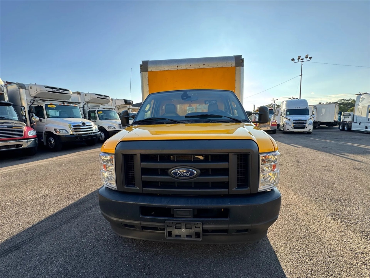 2022 Ford E-350 photo 2